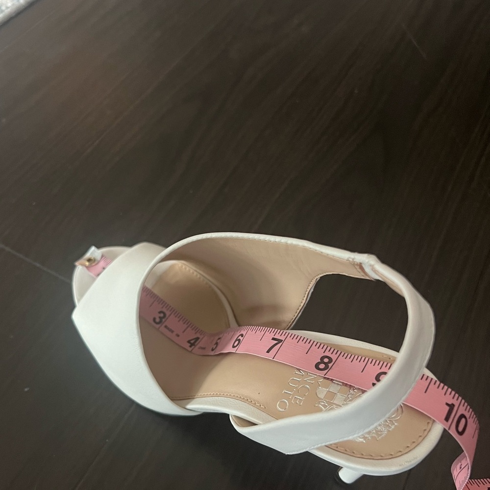 Vince Camuto Crasantha Pumps - Picture 12 of 13